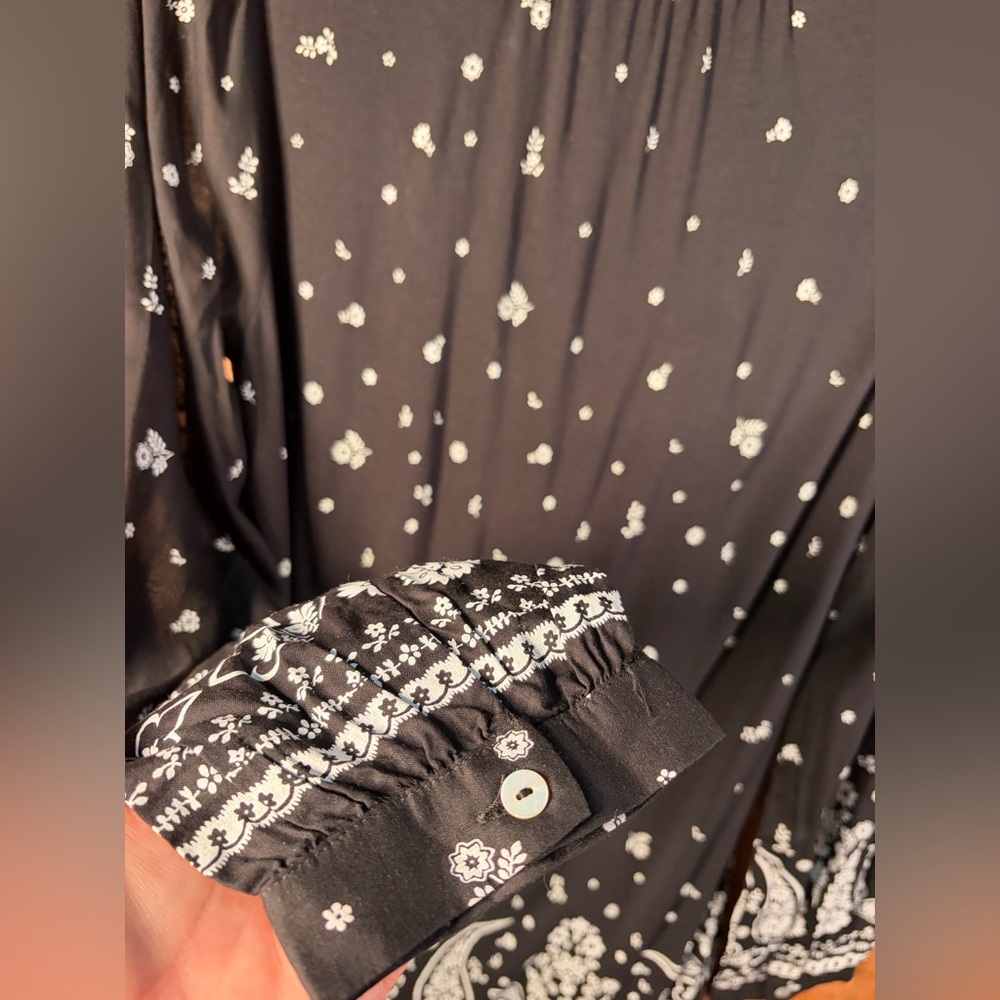 Lucky Brand Black and White Boho Print Blouse Size Small 🖤💕 - Picture 5 of 8